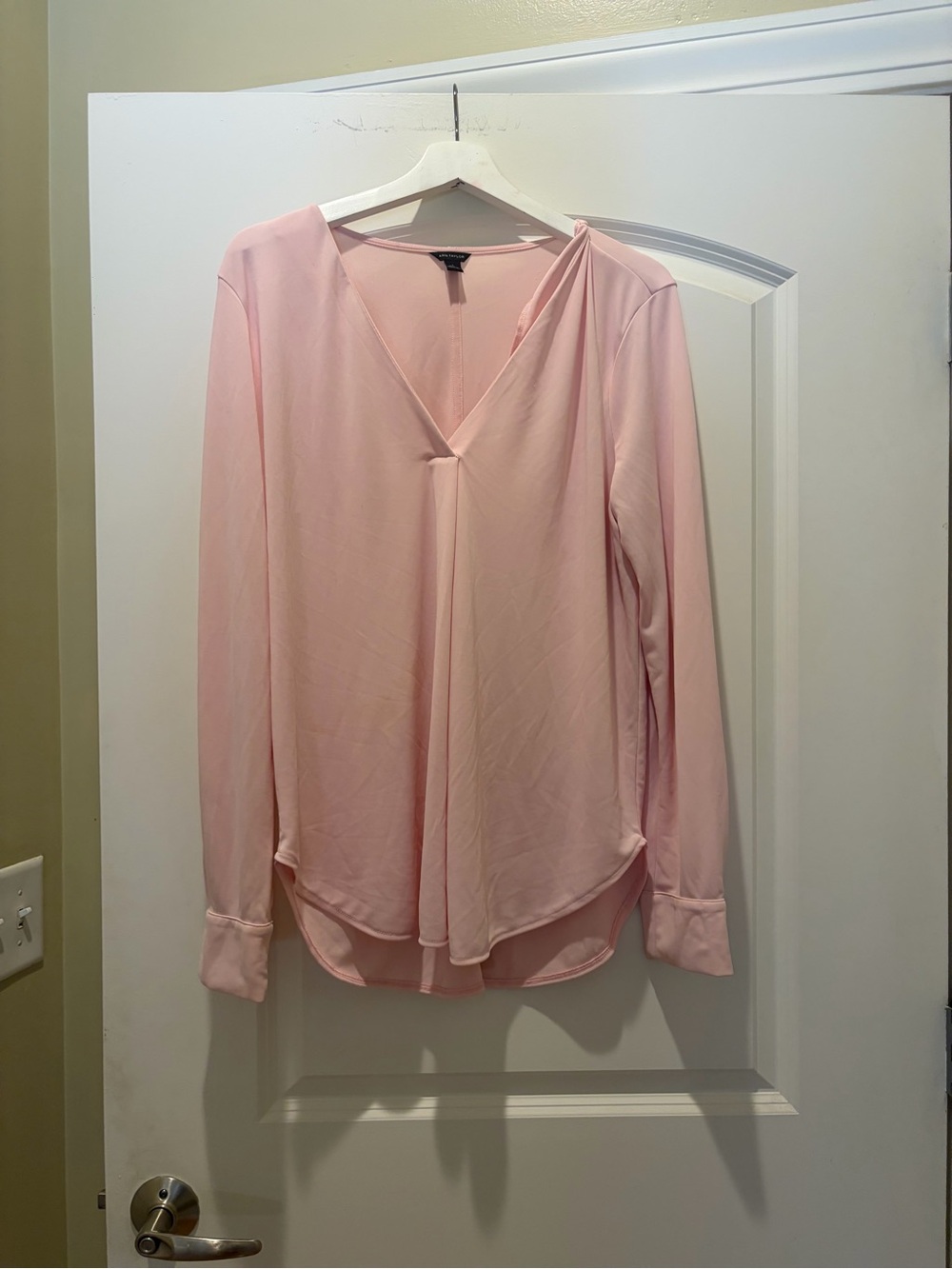 Ann Taylor Pale Pink V-Neck Long Sleeve Blouse